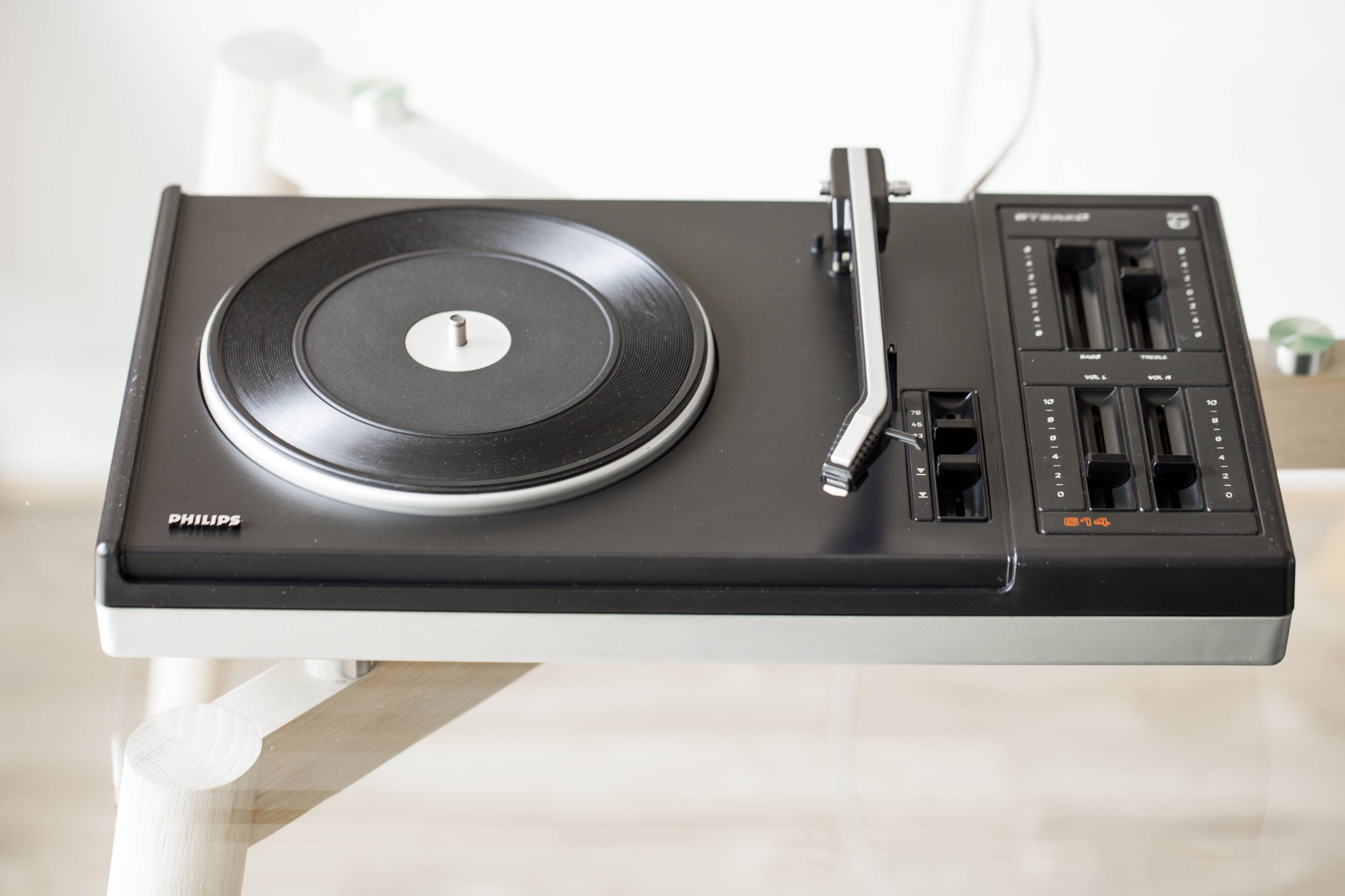 Tourne disque philips 614 années 70