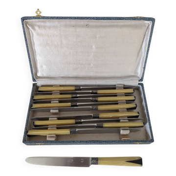 Set of 11 knives