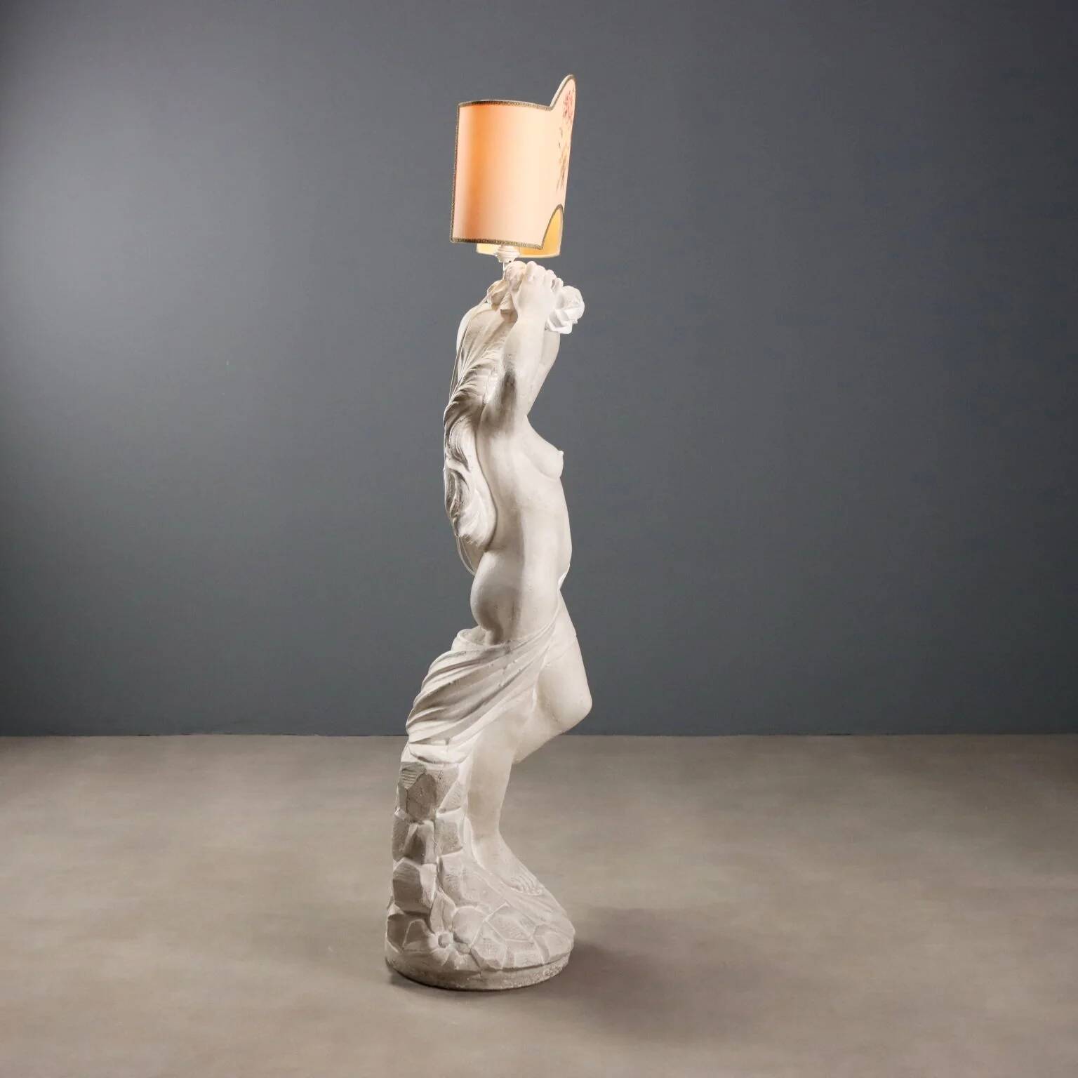 Antique floor lamp statue of a Nereid in concrete, 20th century.