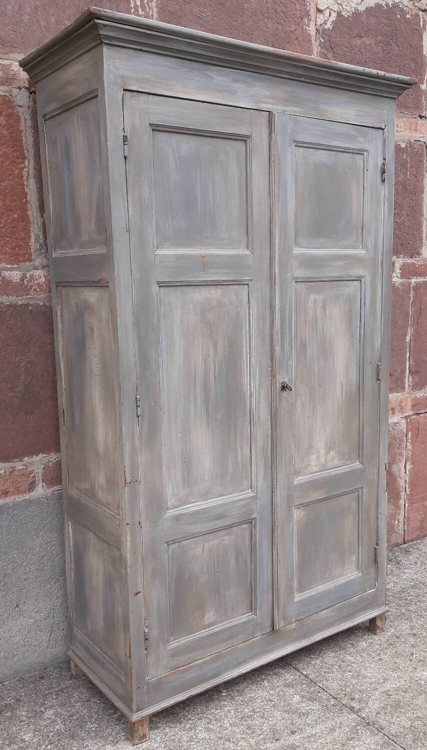 Wardrobe (shelves and/or hanging space)