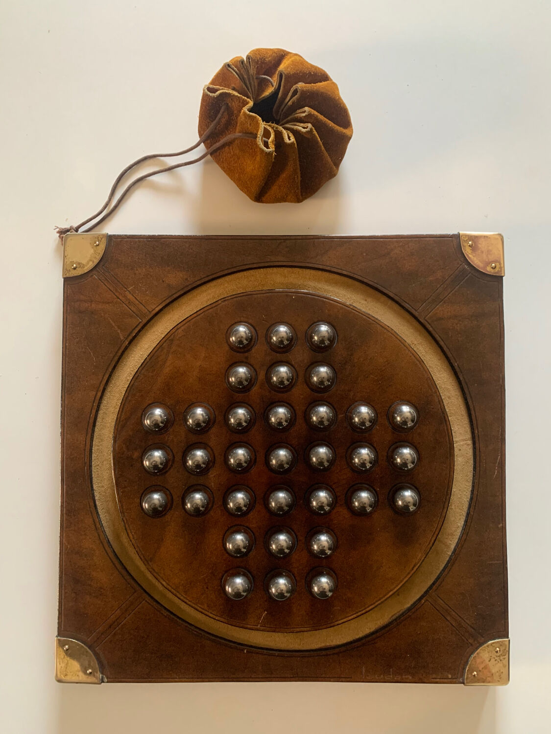 Handcrafted solitaire game