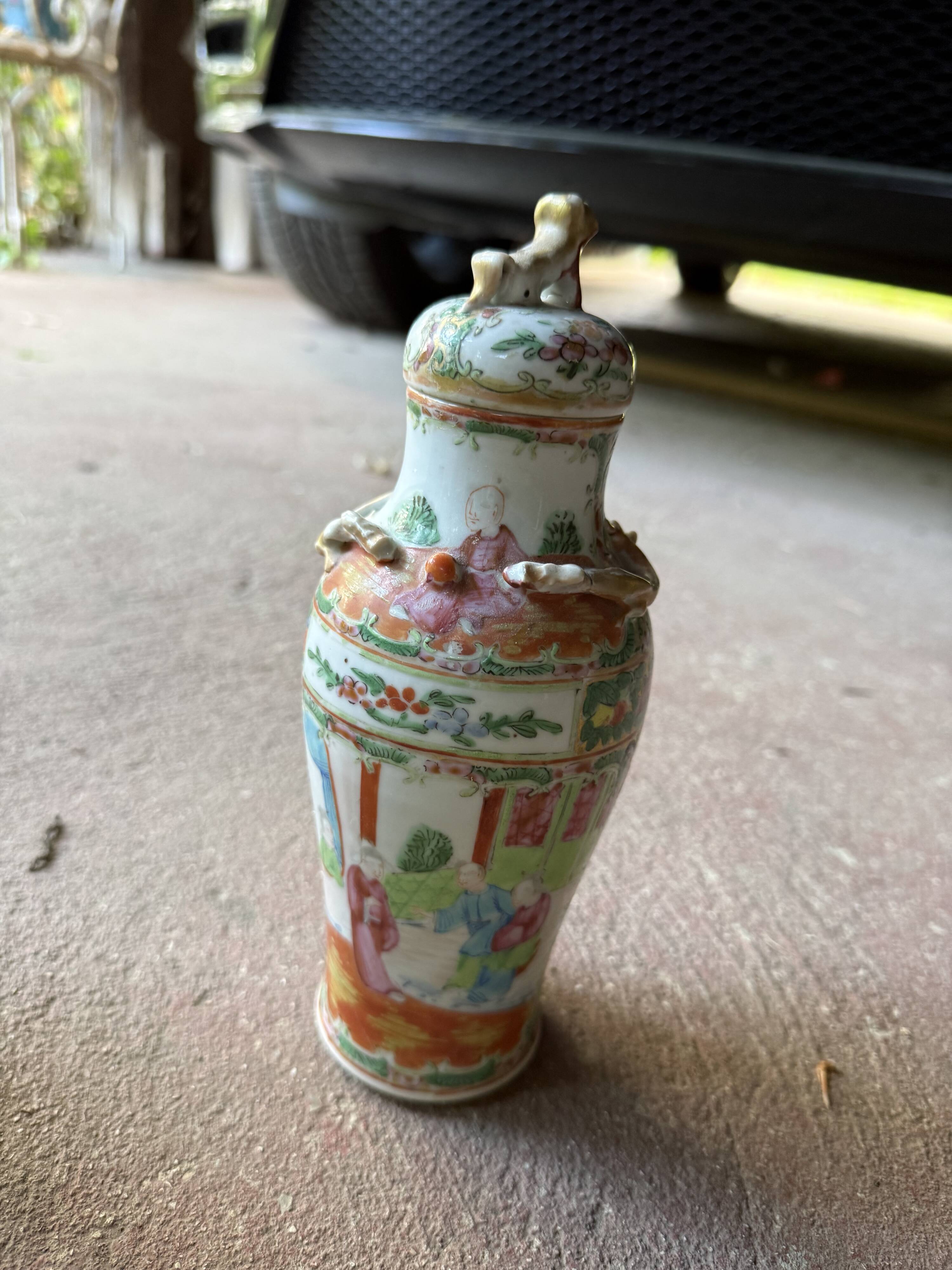 Vase Chinois couvert