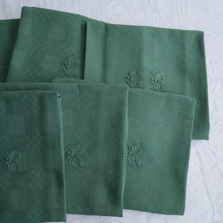 Set of 6 green towels, monogram GR
