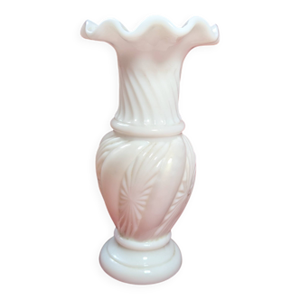 Vase en opaline