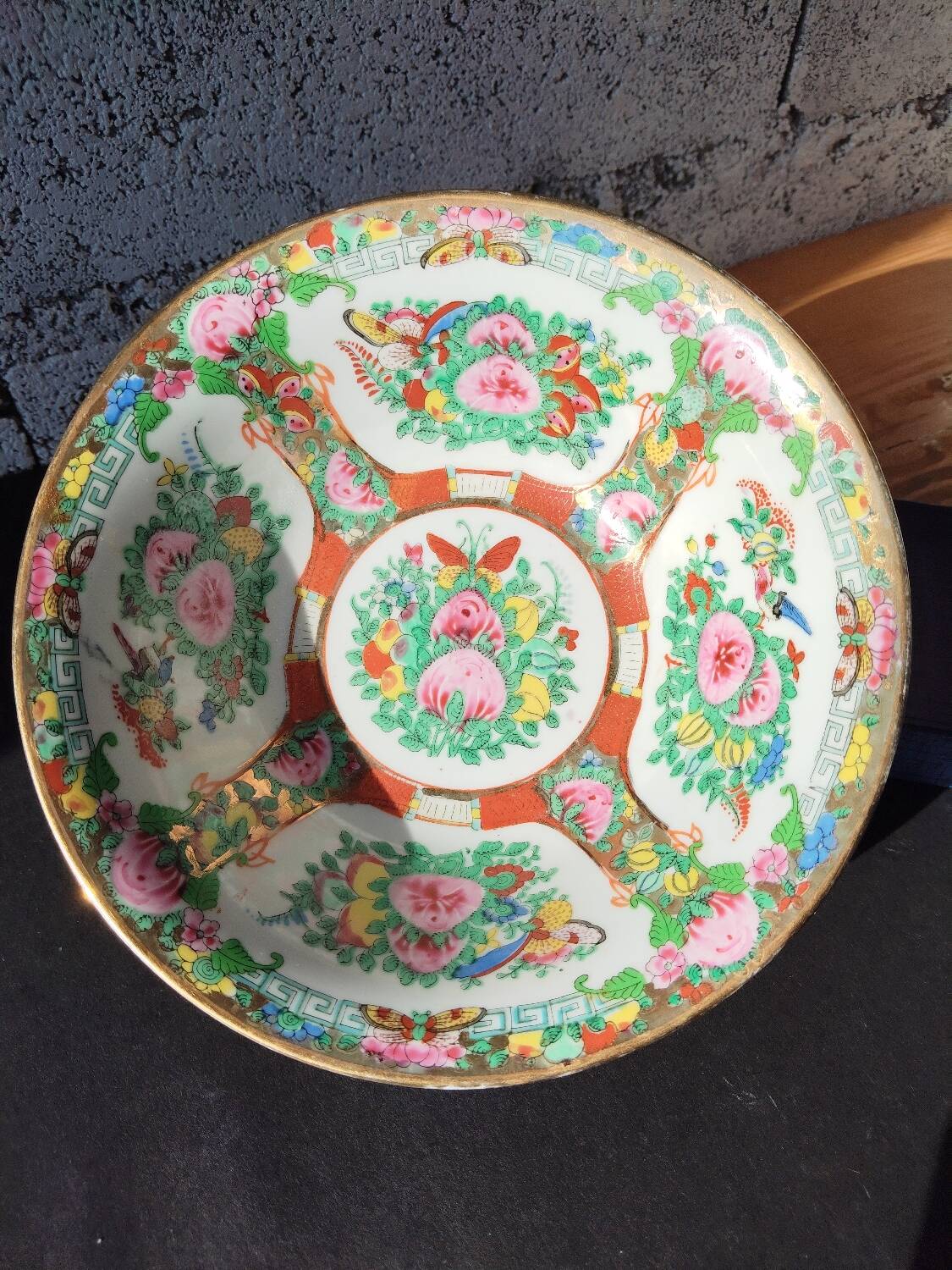 Chinese porcelain bowl with floral and bird decoration – Famille Rose style