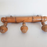 Porte-manteaux d'école en bois, 3 têtes, vintage français , années 50