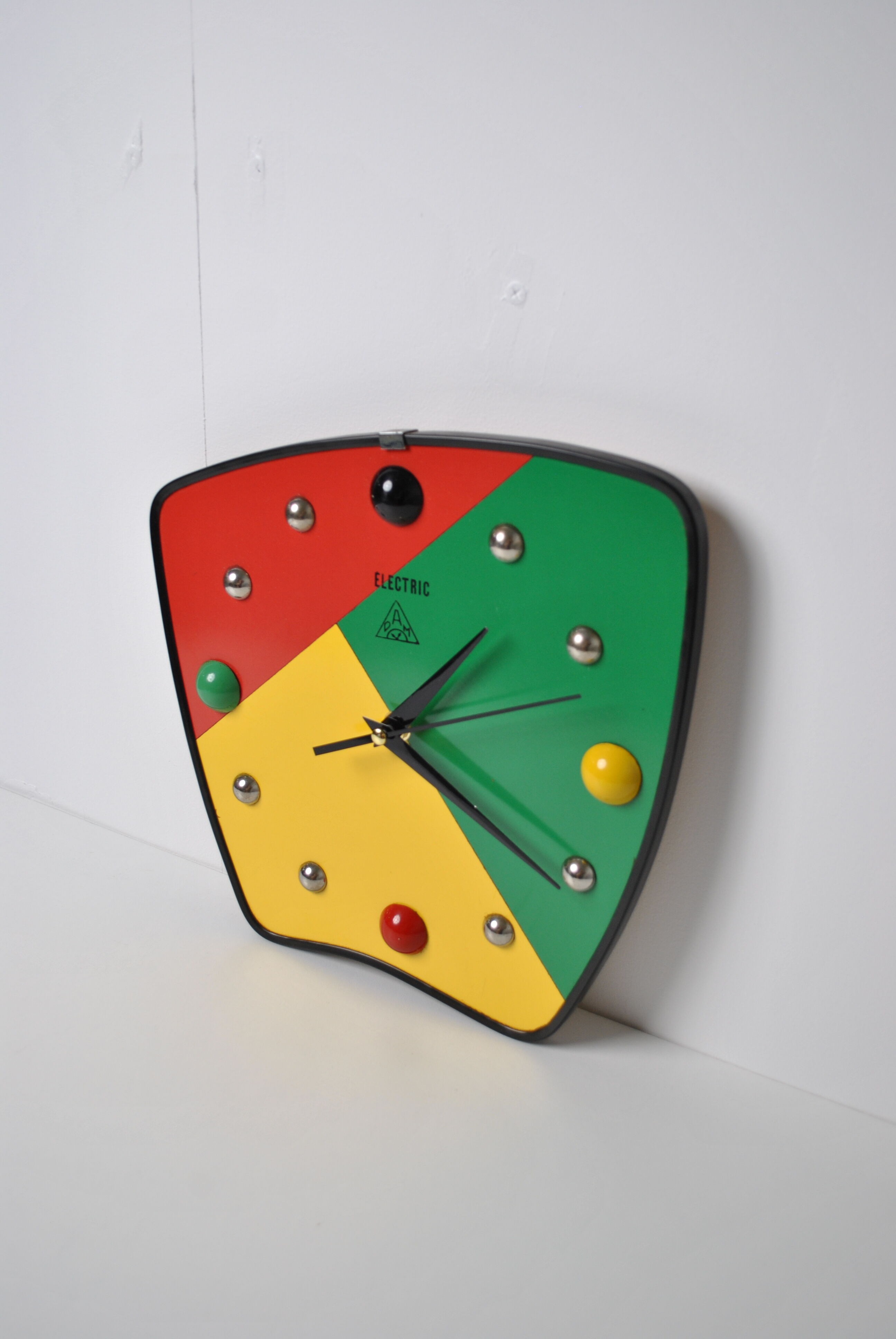 Dam electric clock 1970