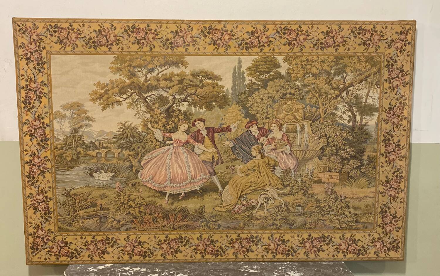 Romantic wall tapestry