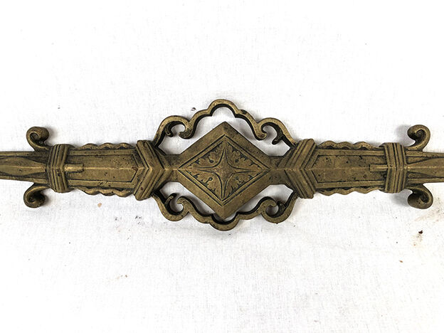 Lot of a pair of chenets and front of gilded bronze fireplace, nineteenth