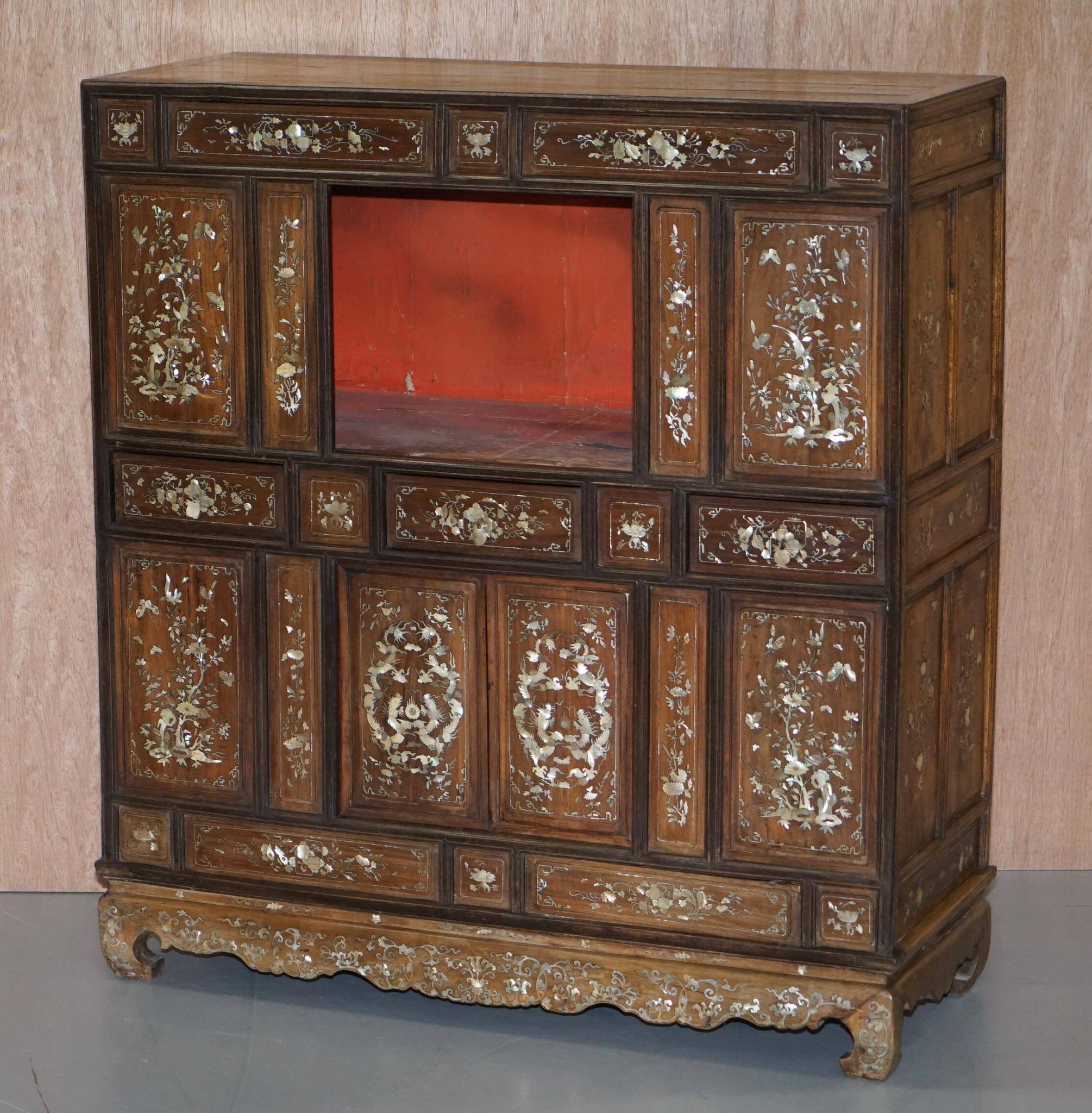 19th-century Chinese cabinet inlaid with mother-of-pearl