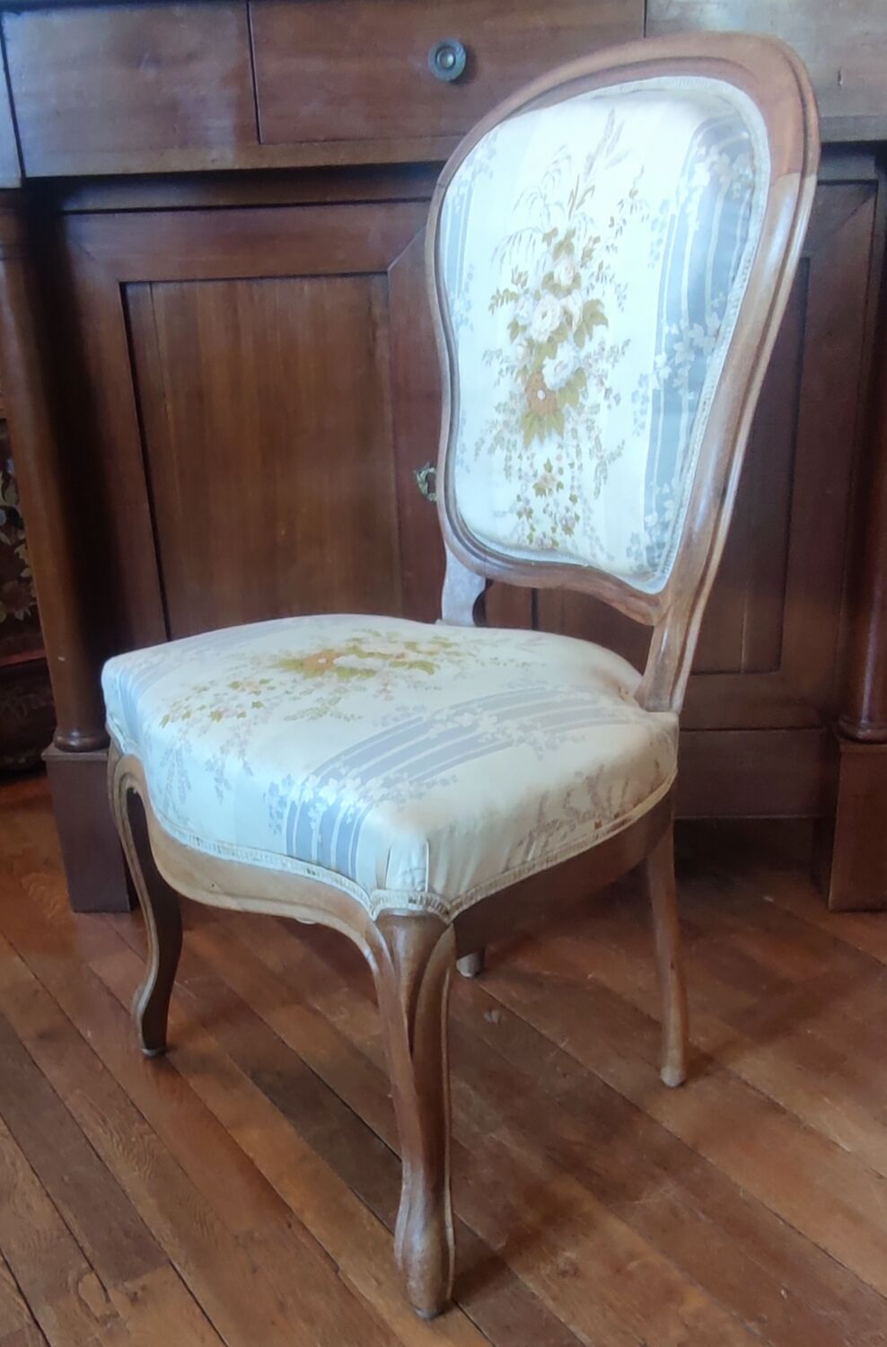 Paire de chaises style Louis XV