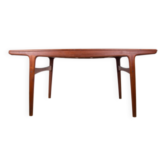 Danish Extendable Teak Dining Table model 217 by Arne Hovmand Olsen for Mogens Kold 1960.