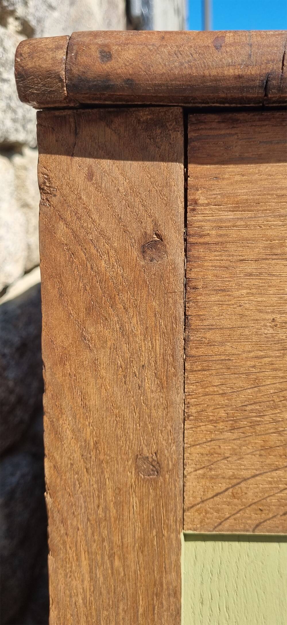 Low country sideboard, solid wood, stylized, late 18th century.
