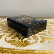 19th-century Chinese lacquer box, handmade motifs, coat of arms of PARIS