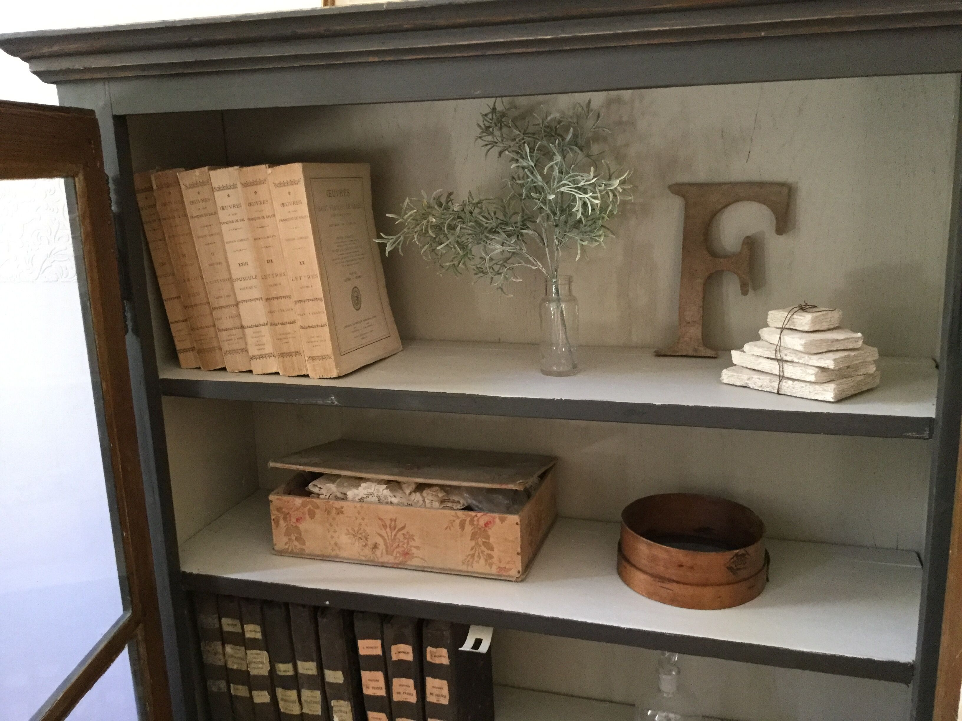 Display cabinet