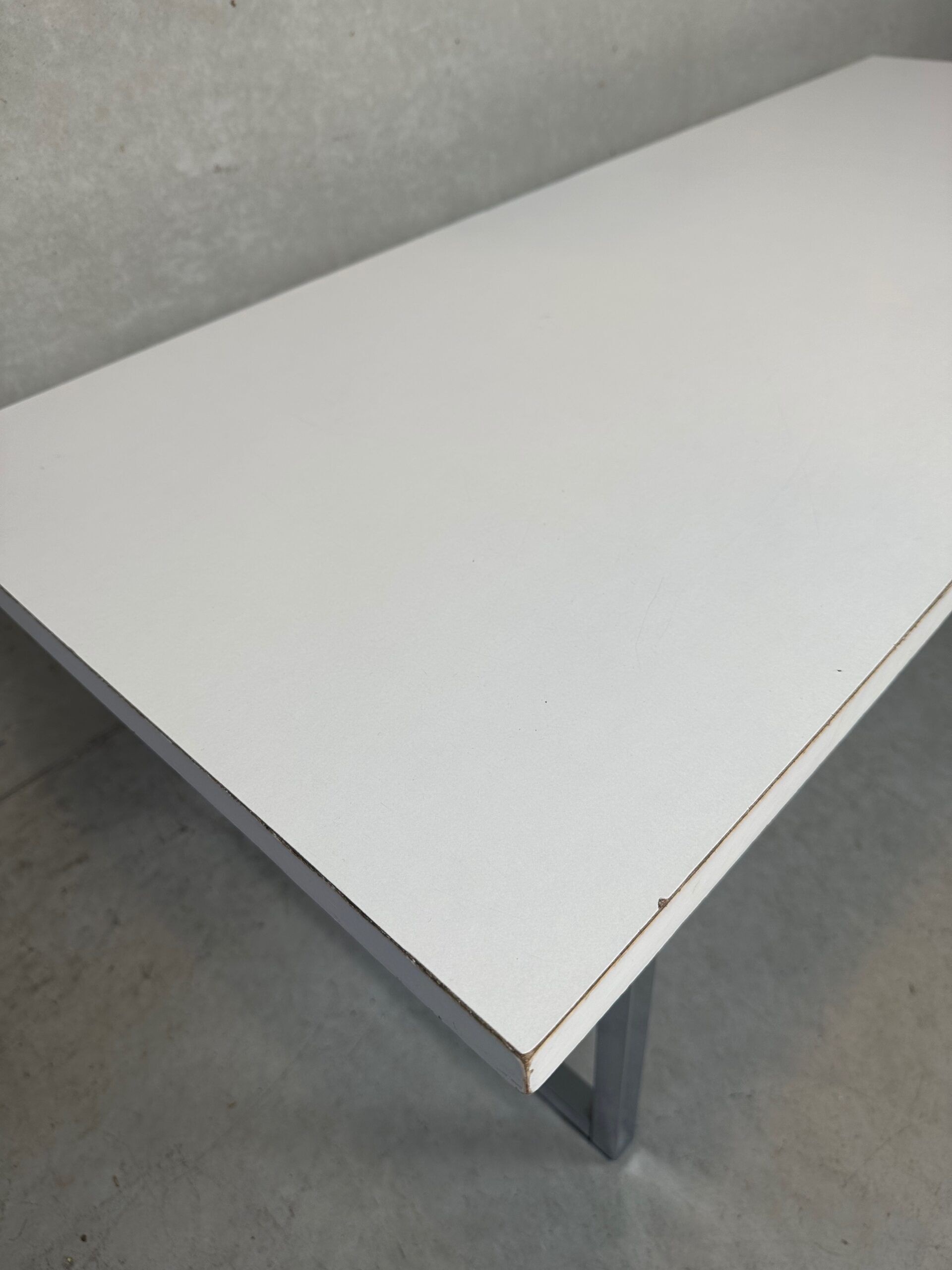 Table en formica vintage – étroite
