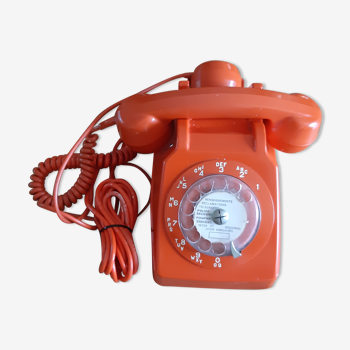 Telephone vintage orange