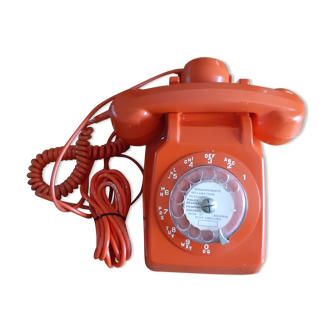 Telephone vintage orange