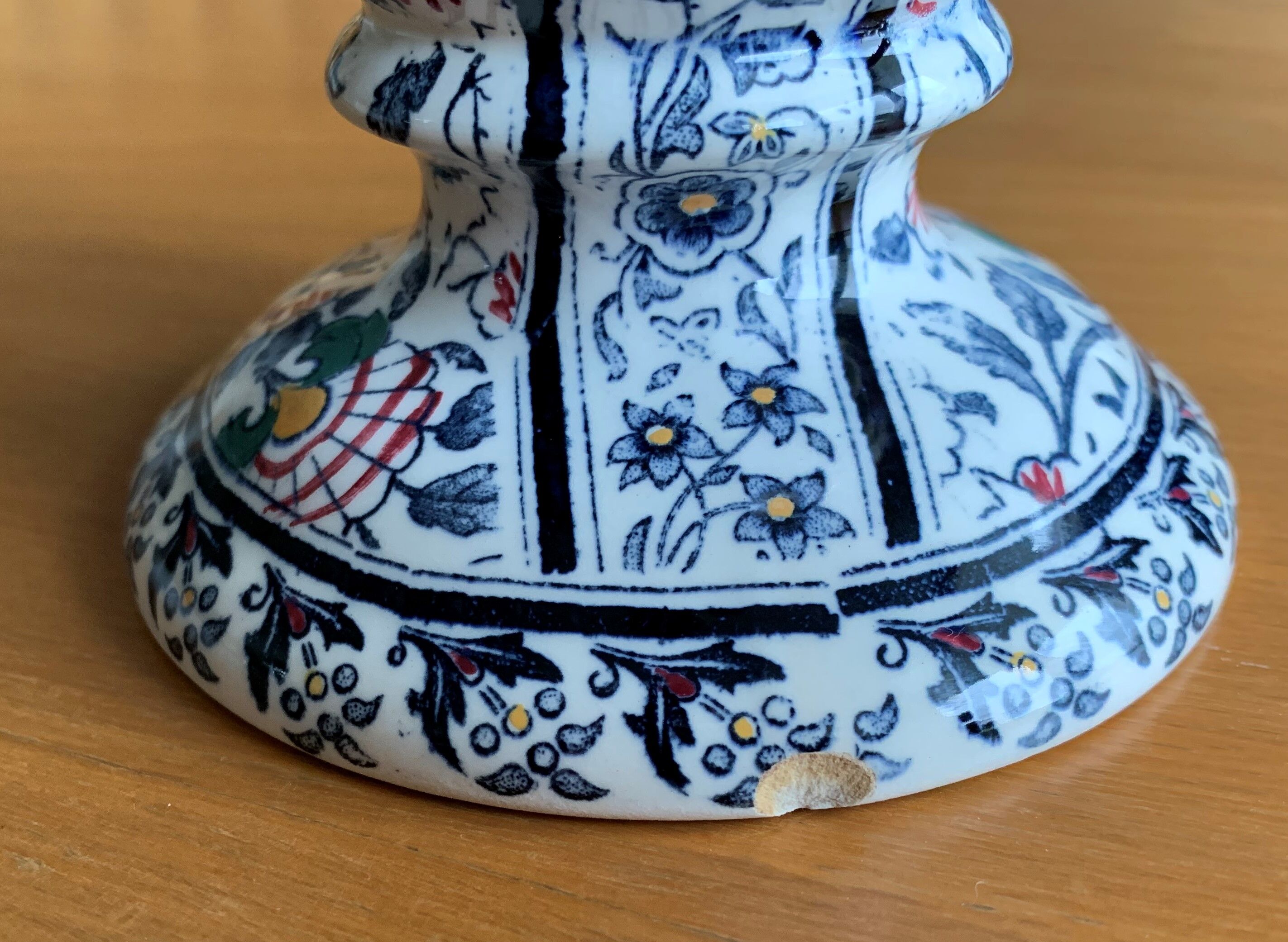 Ancient amphora vase in Gien earthenware – cashmere decoration