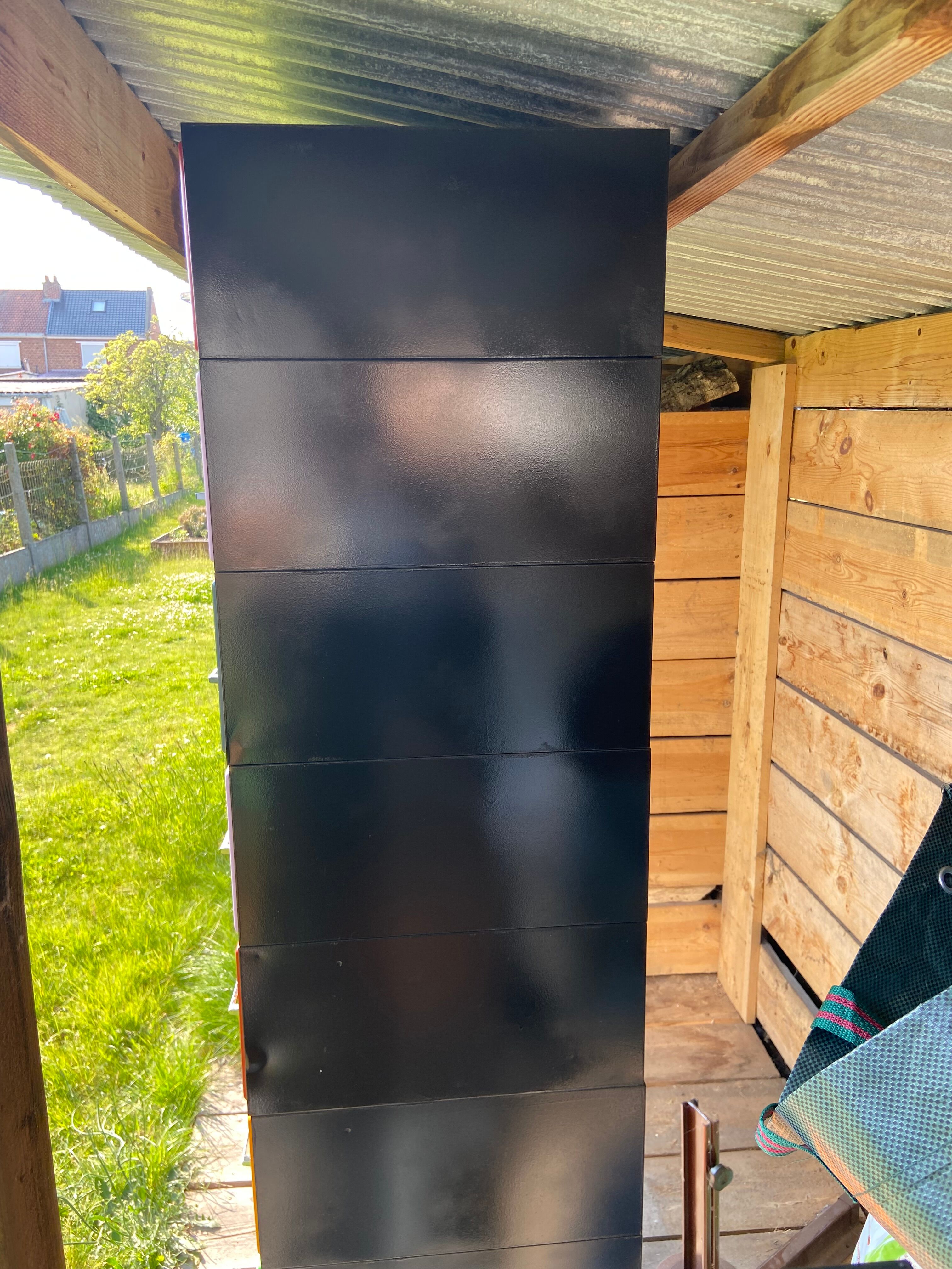 Metal cabinet with drawers