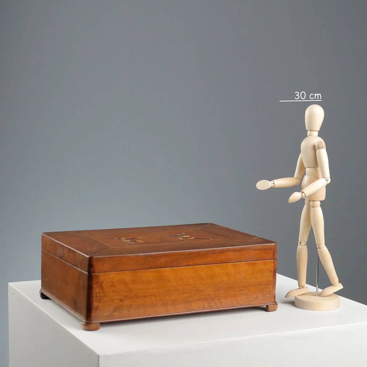 Antique travel box in walnut with mirror, Italy, 19th century