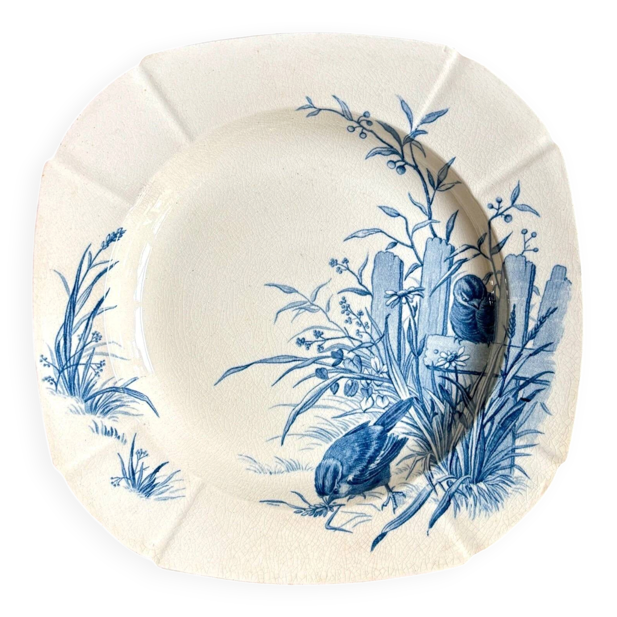 Assiette creuse Gien en terre de fer bleue, service "Oiseaux" vers 1870 n°2