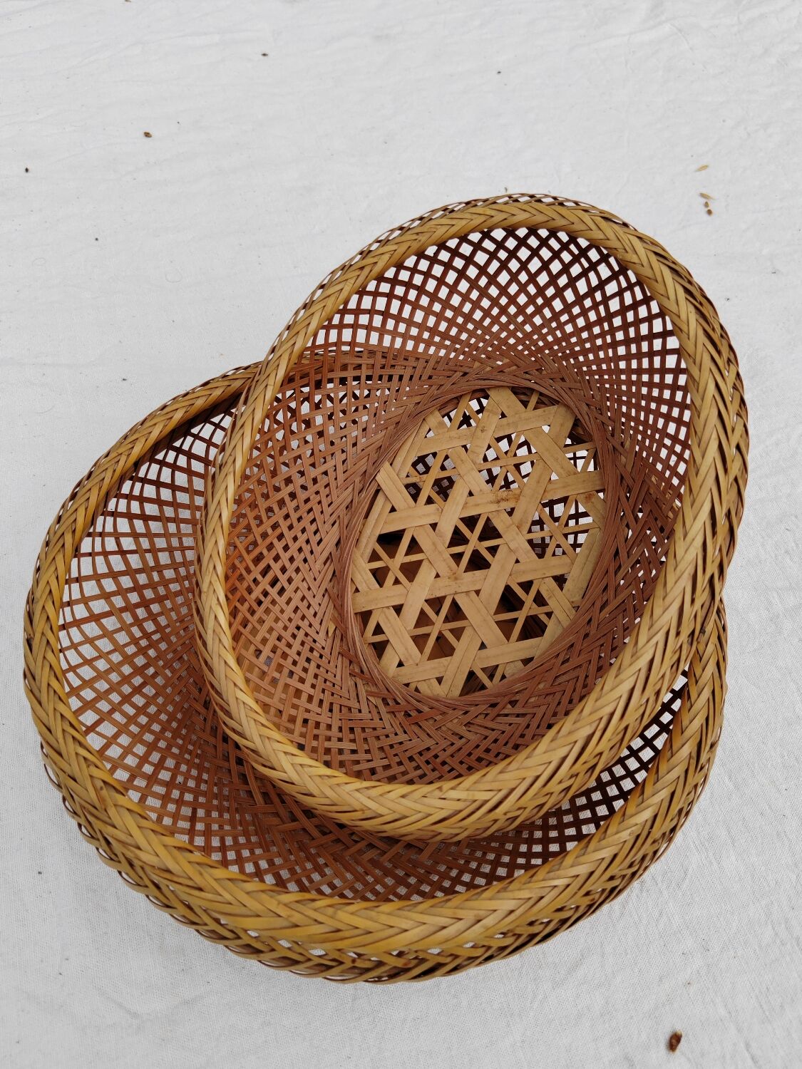 Paire de vides-poche en paille tressée