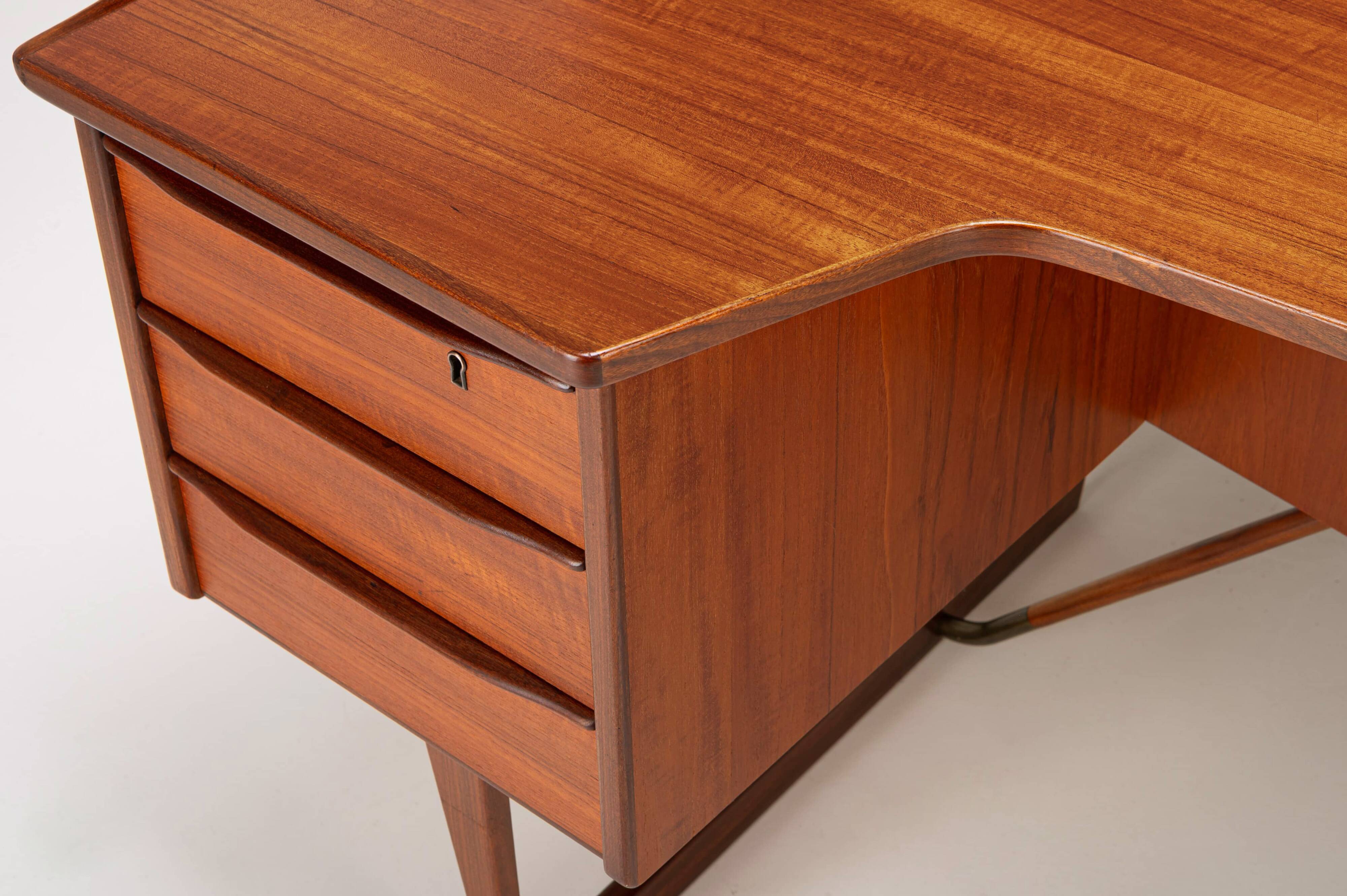 Freestanding Boomerang Writing Desk by Peter Løvig Nielsen for Løvig, 1960s