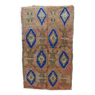 Boujad. vintage moroccan rug, 137 x 222 cm