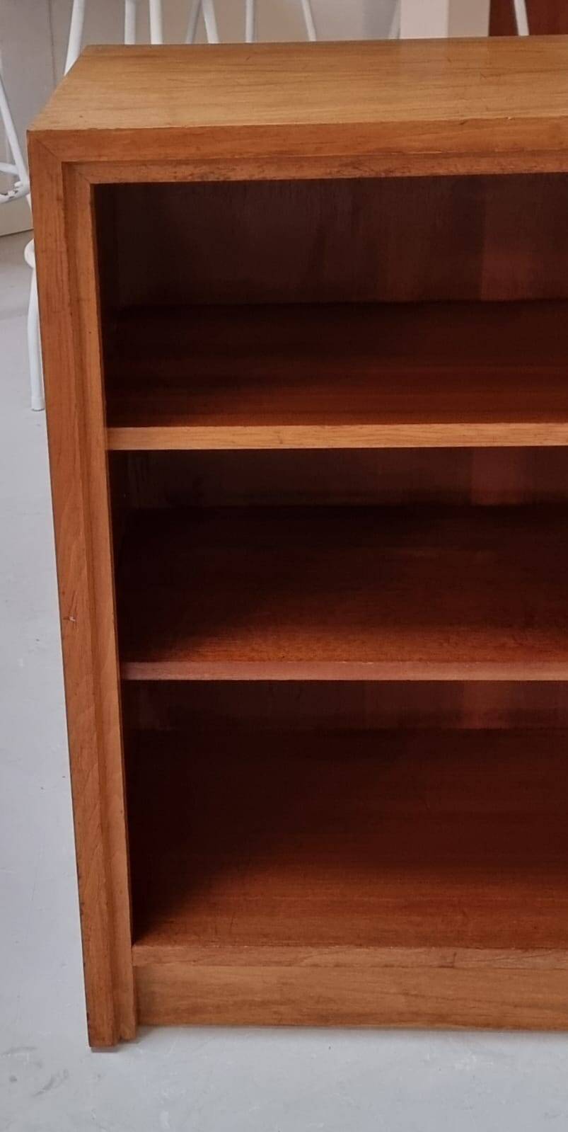 Bibliothèque du milieu du siècle