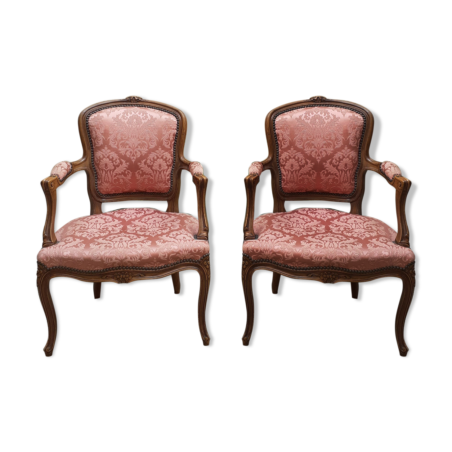 Paire de fauteuils cabriolet de style Louis XV