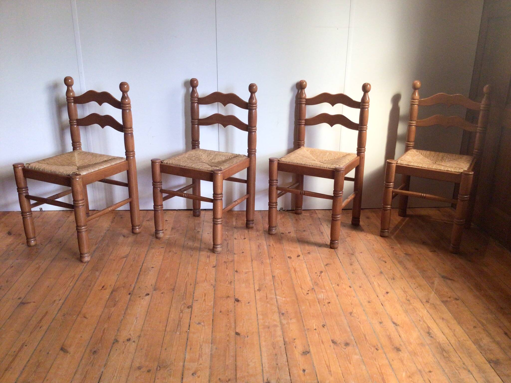 Chaises de salle à manger en bois