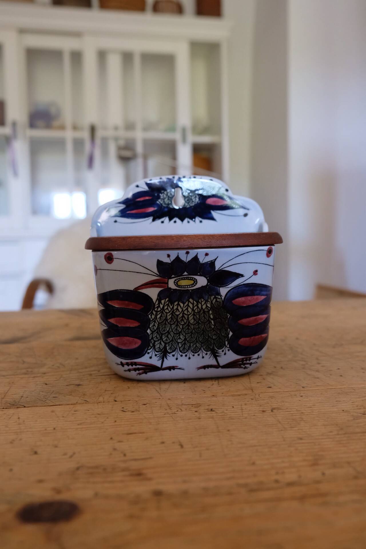 Royal Copenhagen Aluminia Tenera – wall-mounted salt pot "Crazy Bird" – Be
