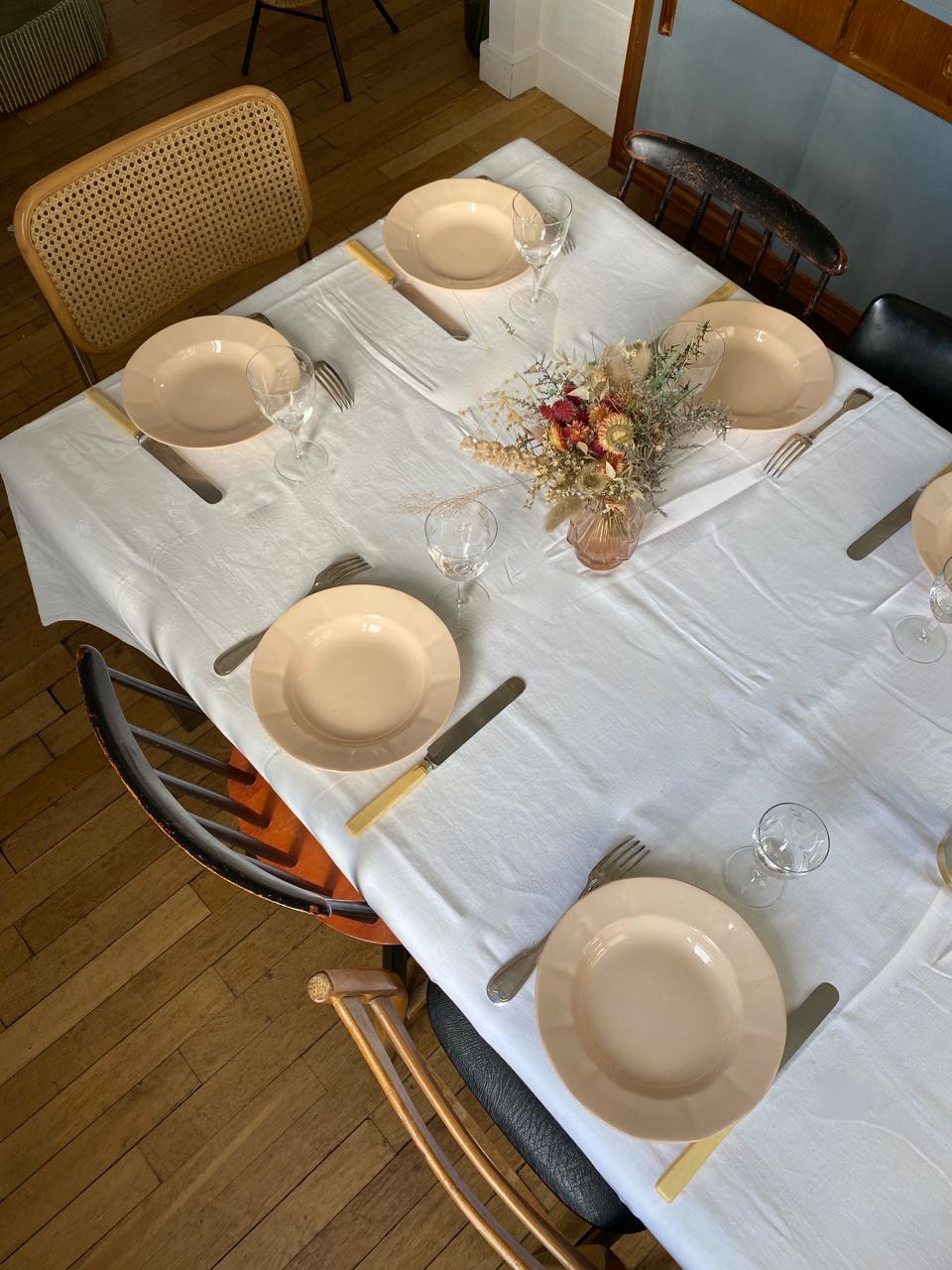 Service of powder pink hollow plates