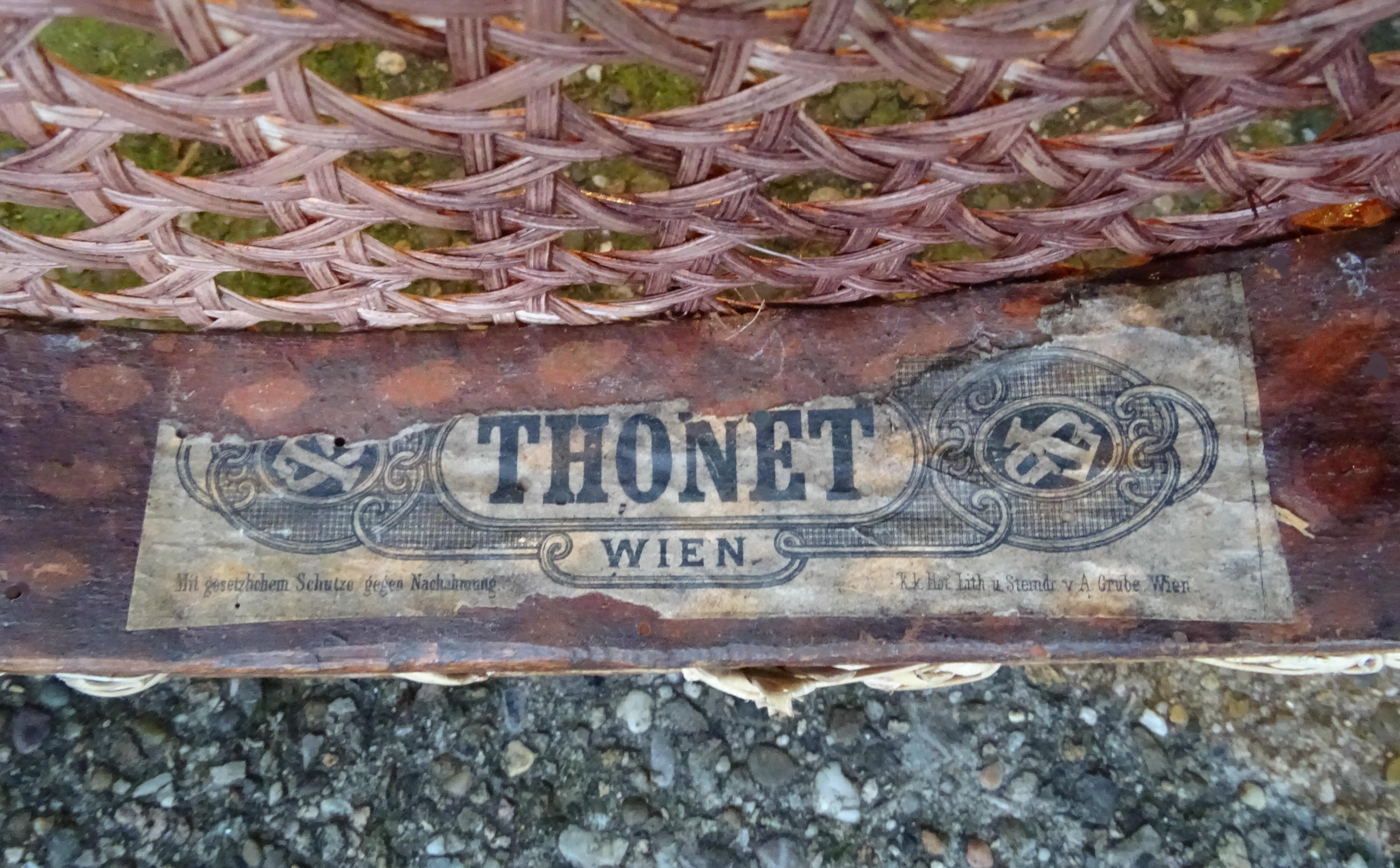 Set of 4 chairs THONET N°31, circa 1880, new cannages