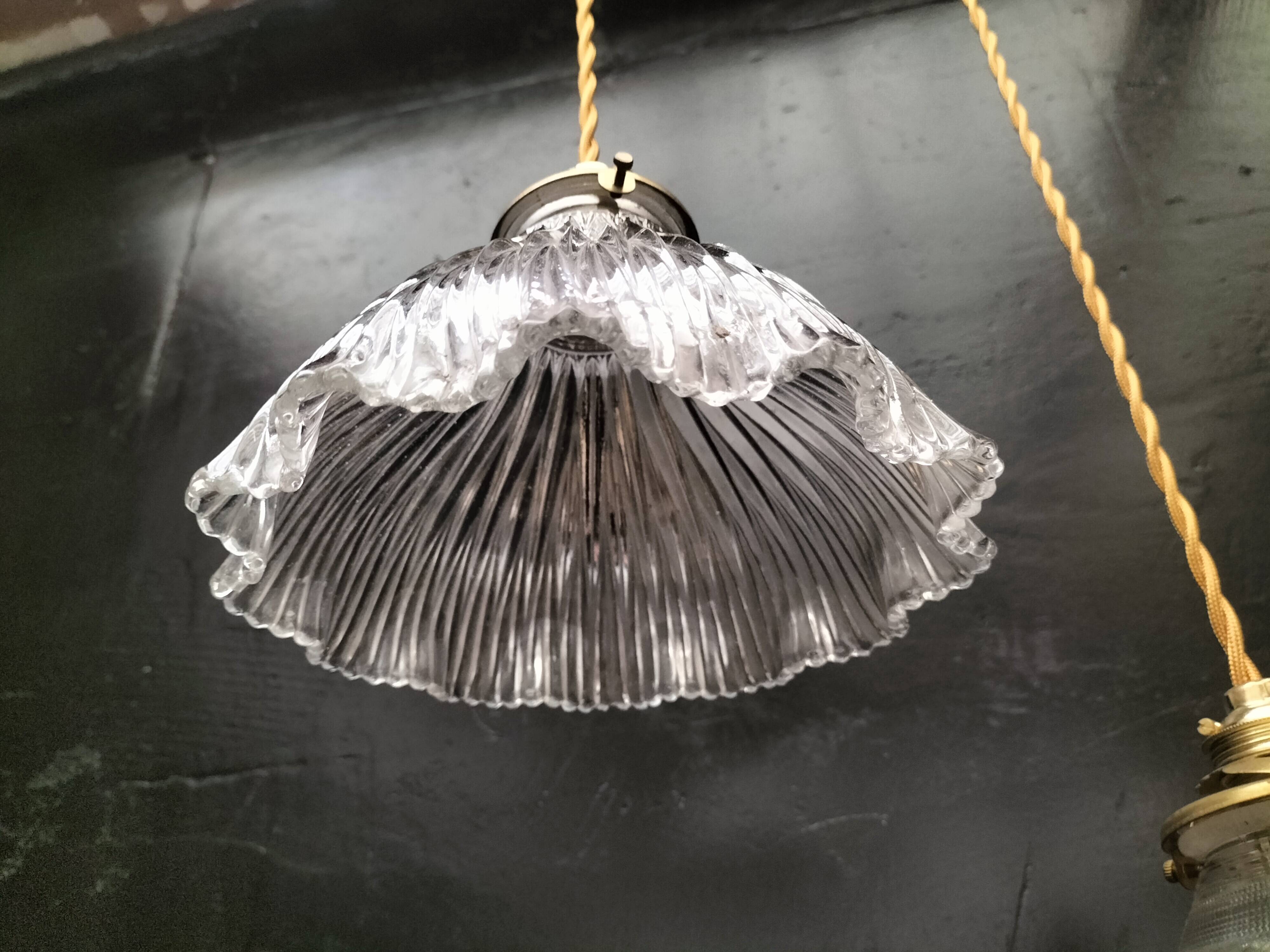 3 holophane suspensions