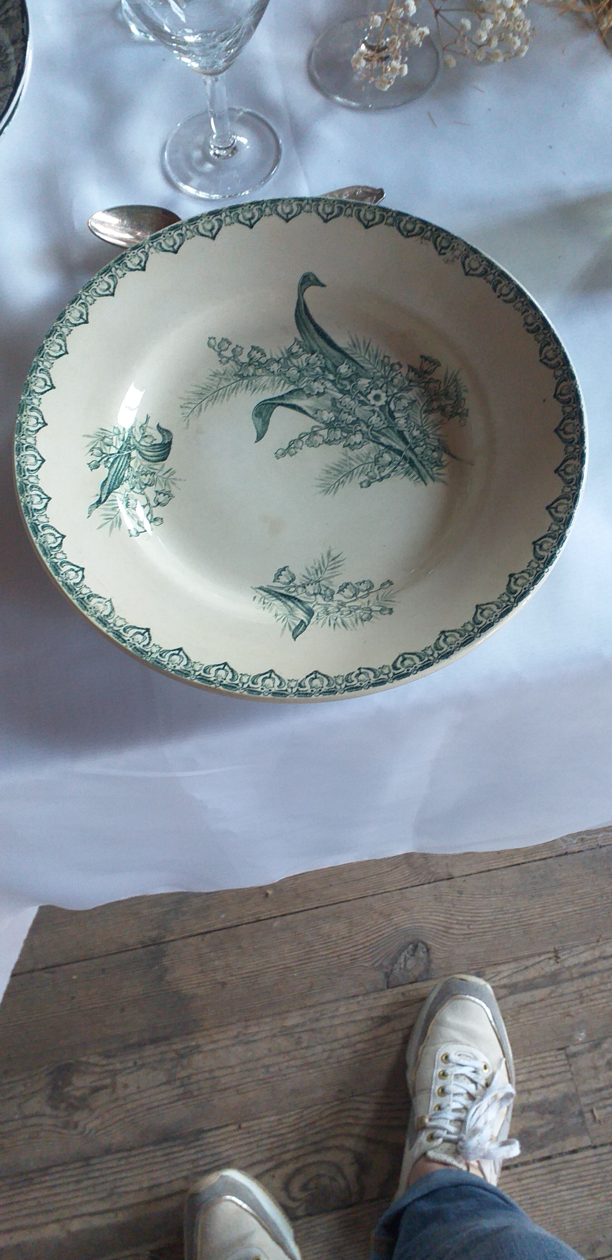 Flat porcelain plate st Amandinoise st amand model thrush