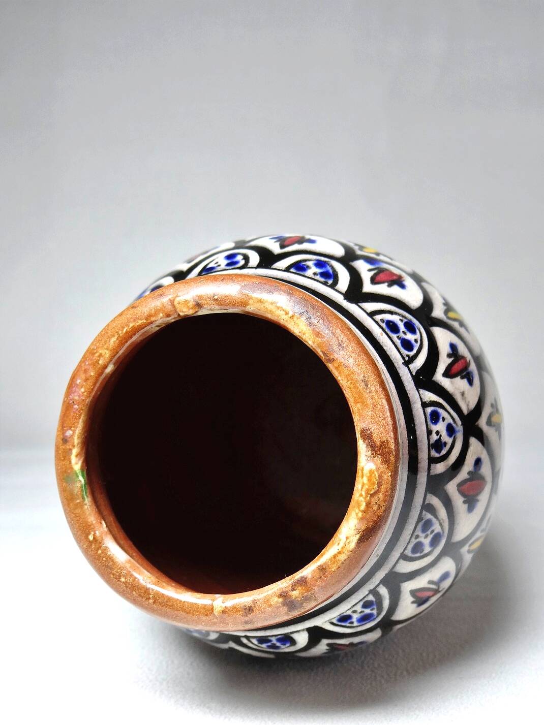 Small Moroccan Safi vintage handcrafted pottery vase