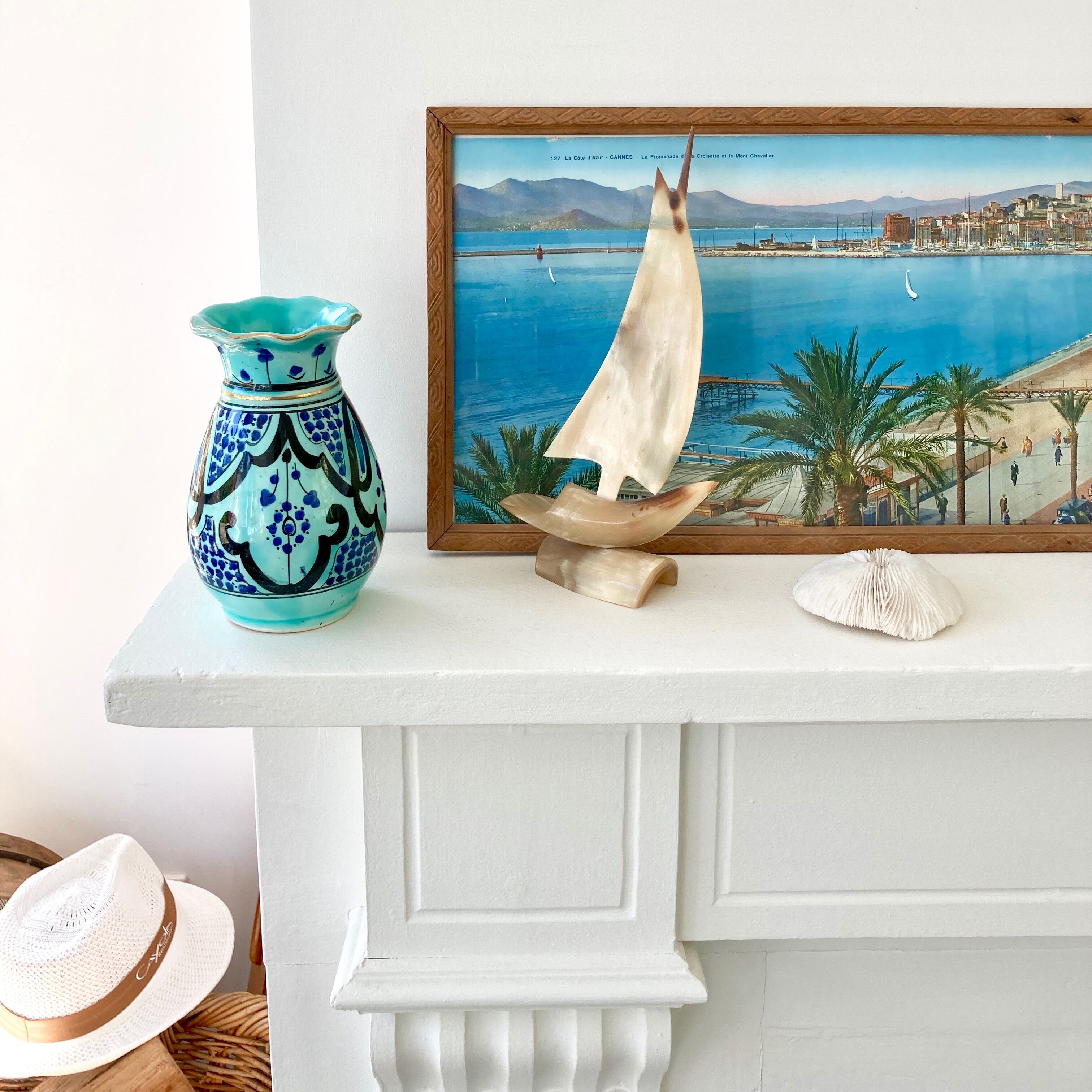 Corolla ceramic vase