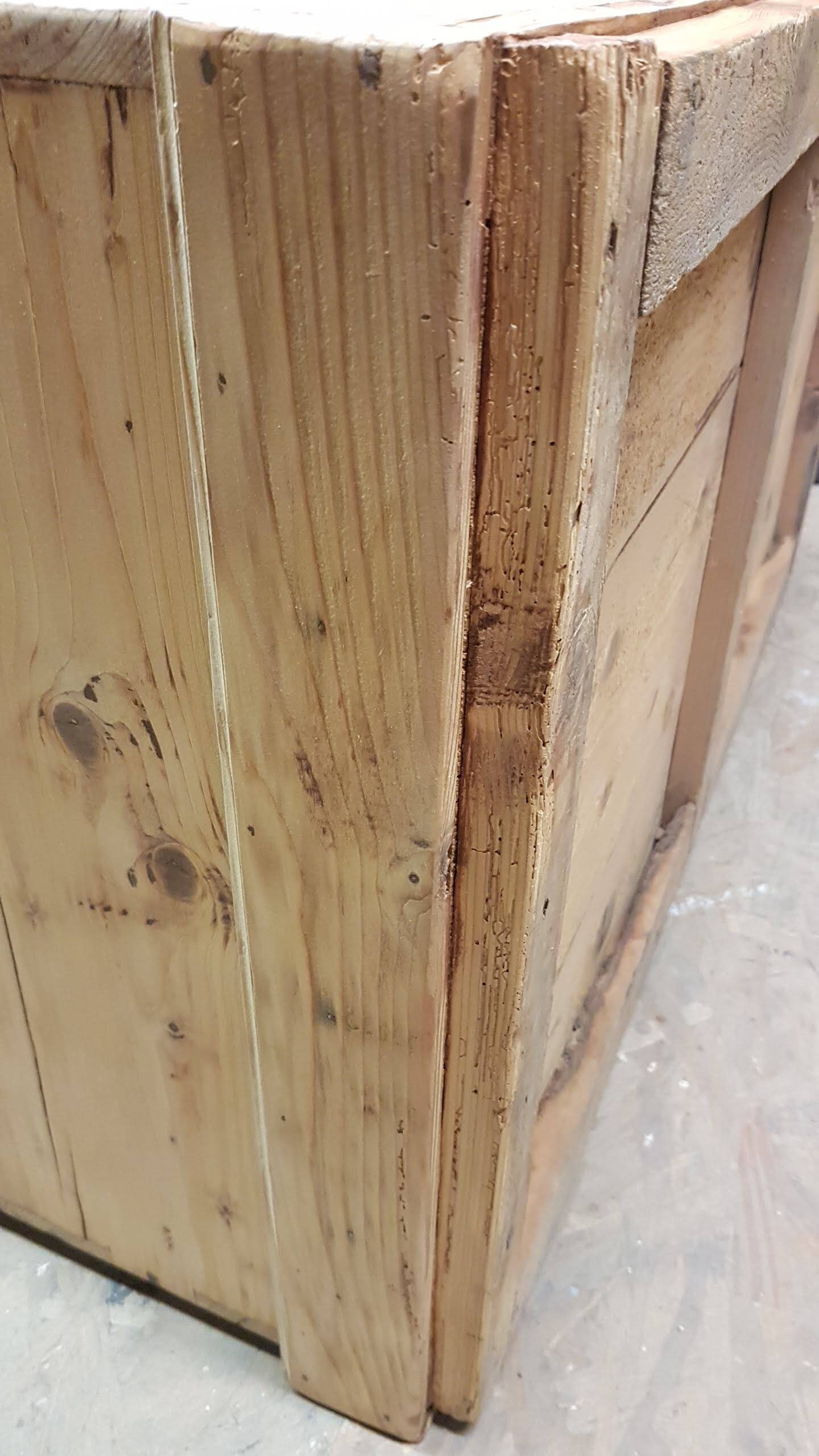 Old curved travel trunk, in pine, stripped 98x60x65
