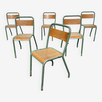 Ensemble de 13 anciennes chaises d'école Tolix