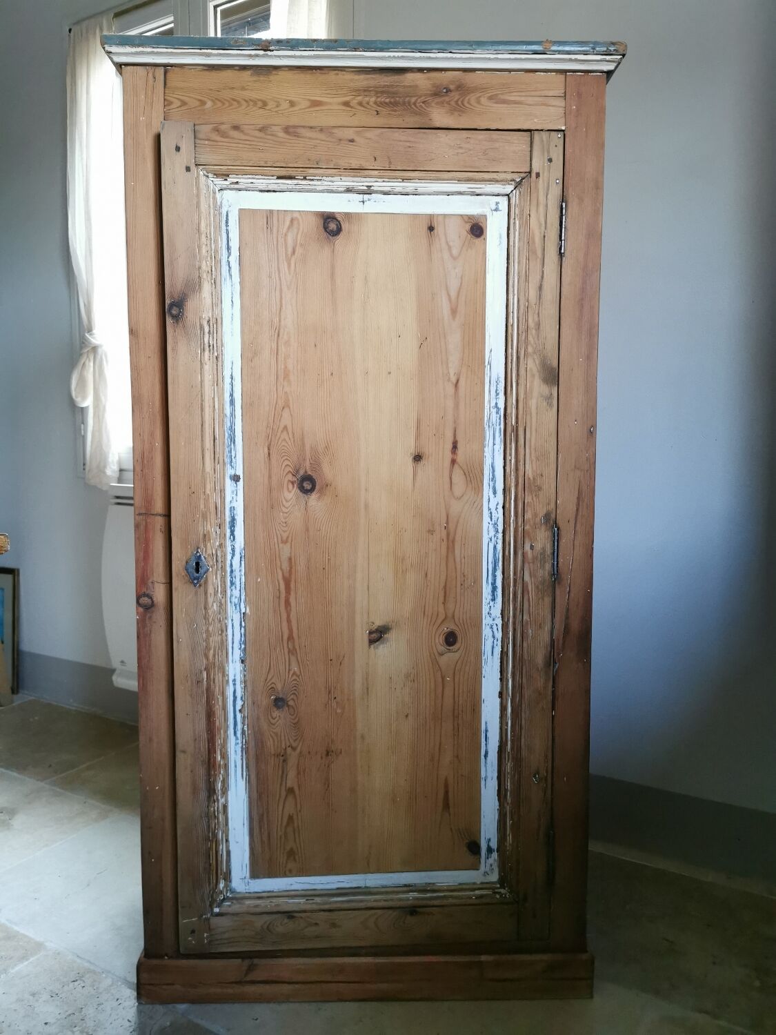 Confiturier furniture