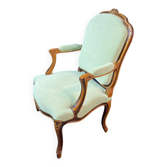 Large Queen-style back armchair in solid cherry wood, Louis XV style