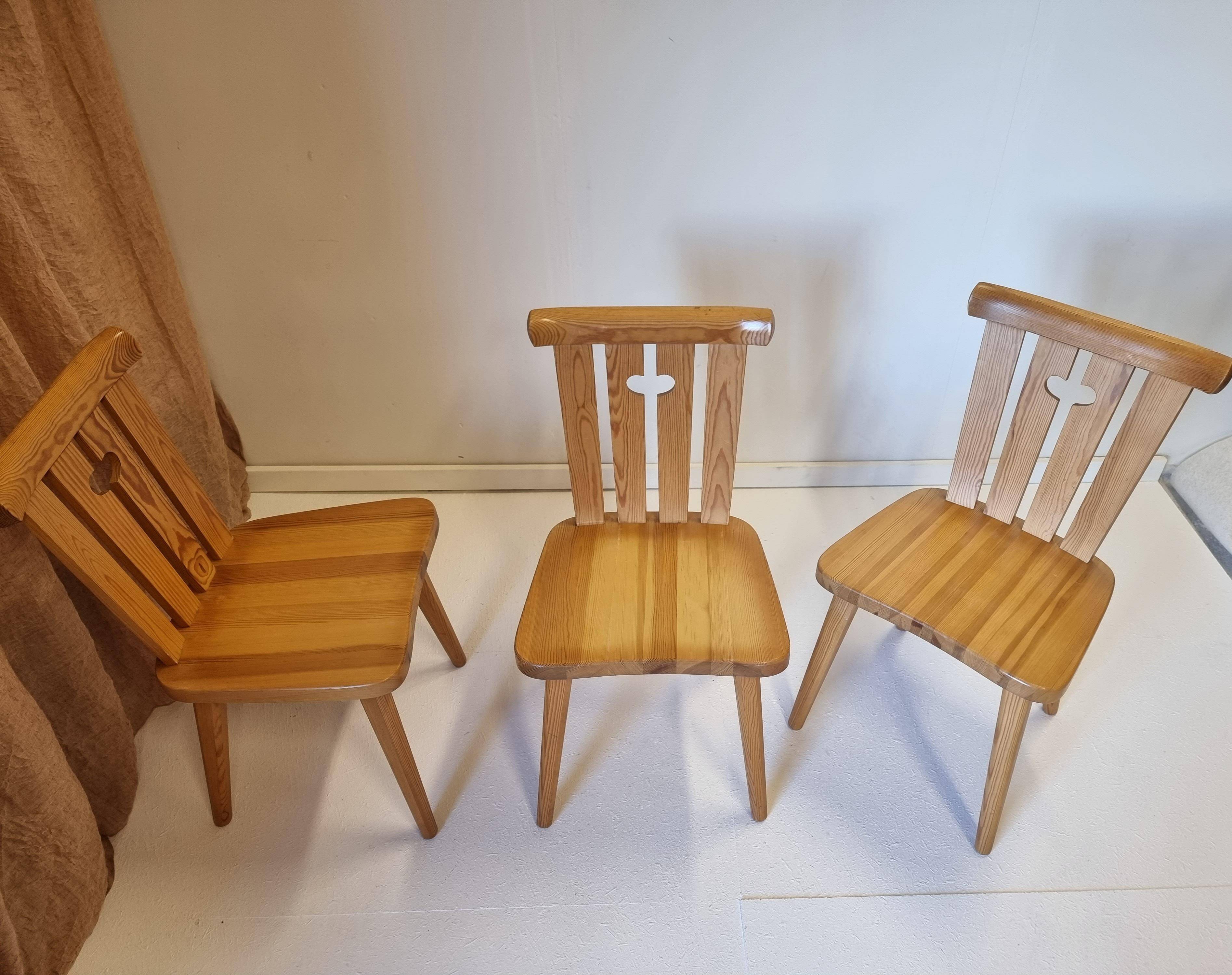 Göran Malmvall, Ensemble '8' with pine chairs, Sportstugemöbler / Scandinavian Modernity
