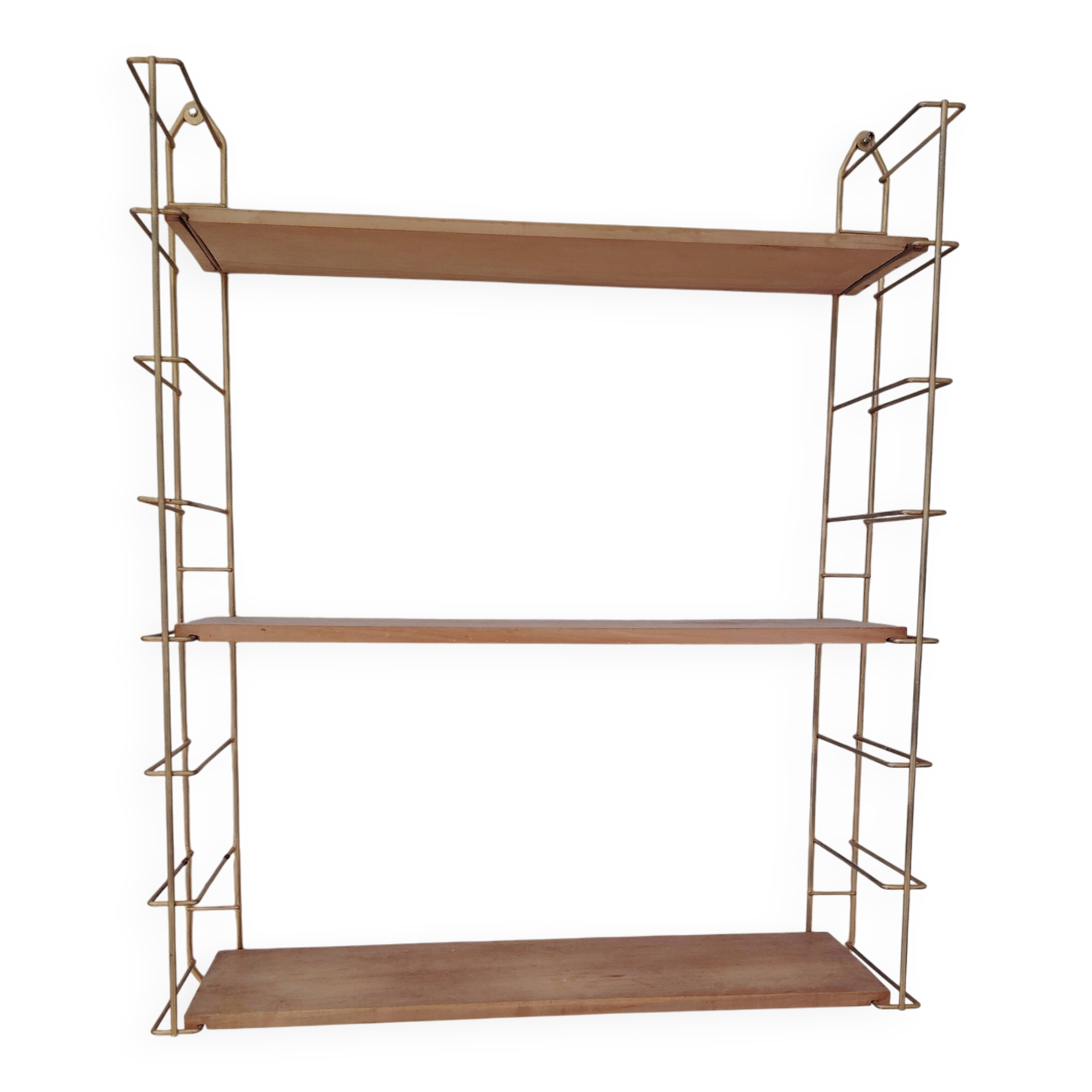 Vintage modular wall shelf in golden steel wire and wood from the 1950s.