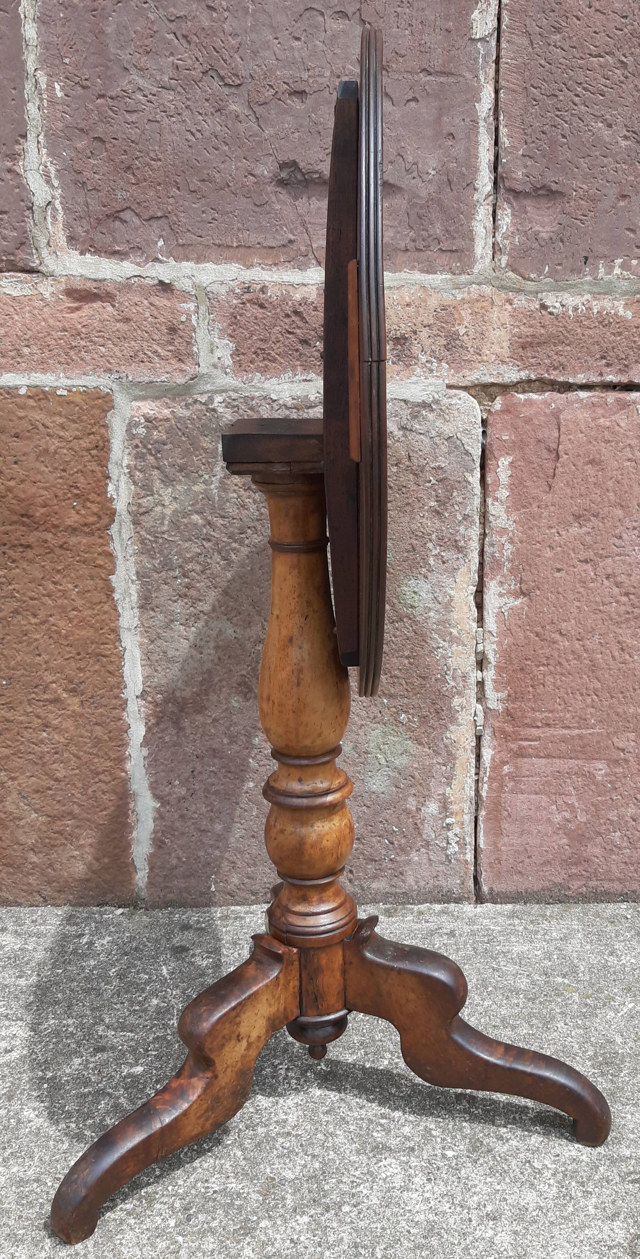 Tripod gueridon or Louis Philippe side table, cabaret top.