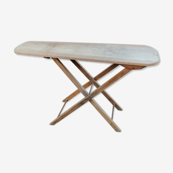 Table à repasser en bois