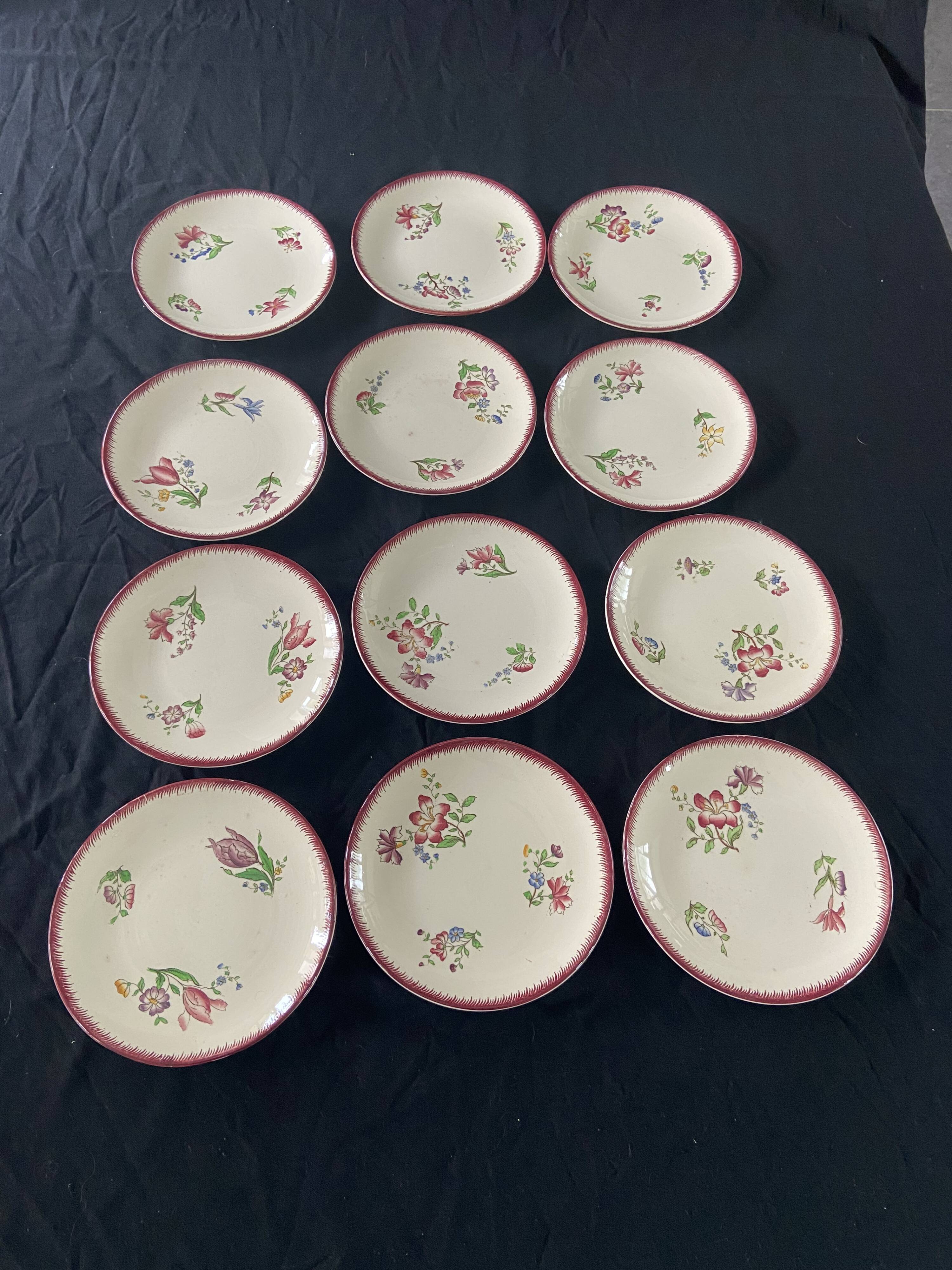 12 Digoin Sarreguemines "Strasbourg" pattern dinner plates