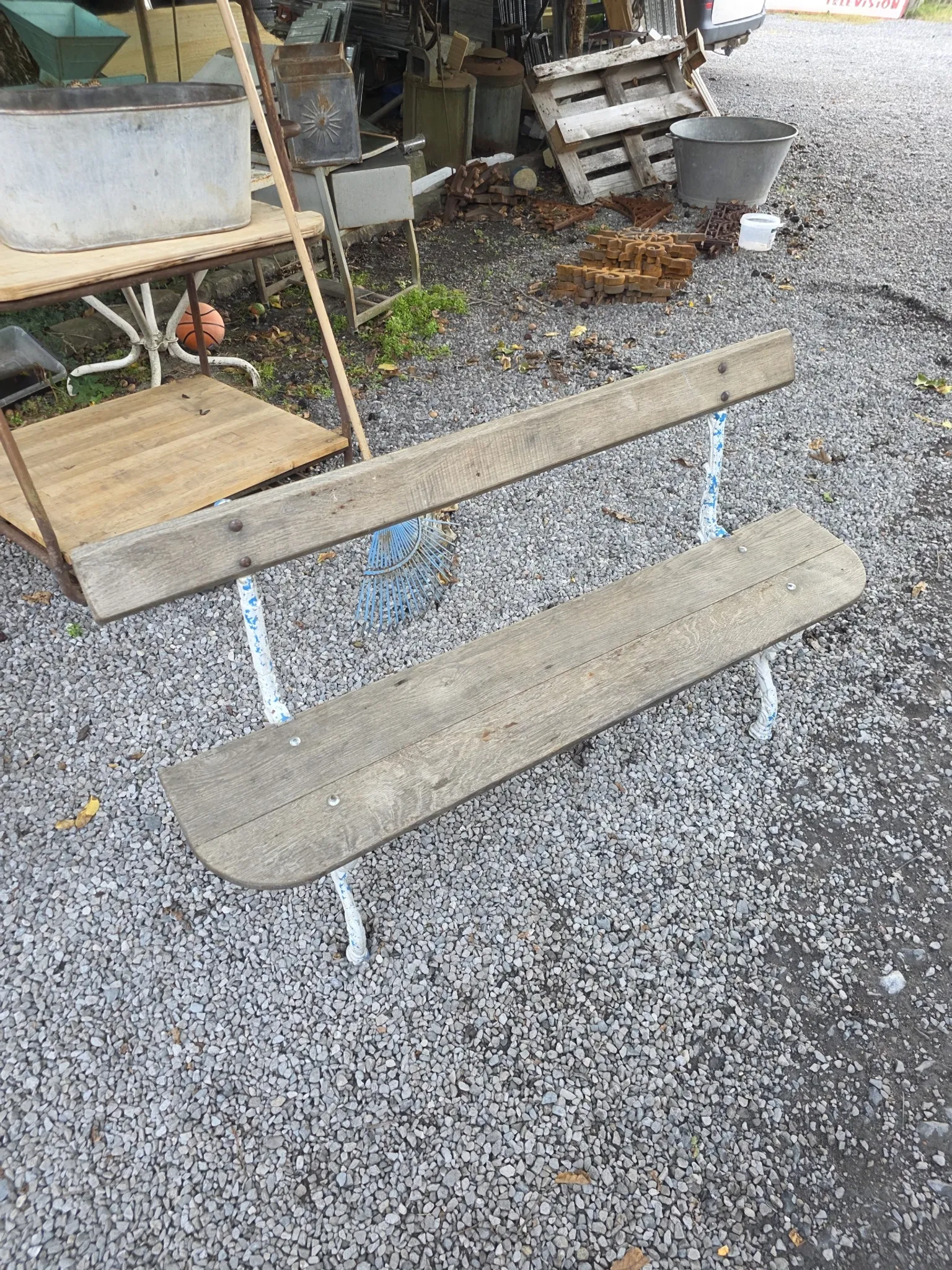 Old garden bench in cast iron and oak