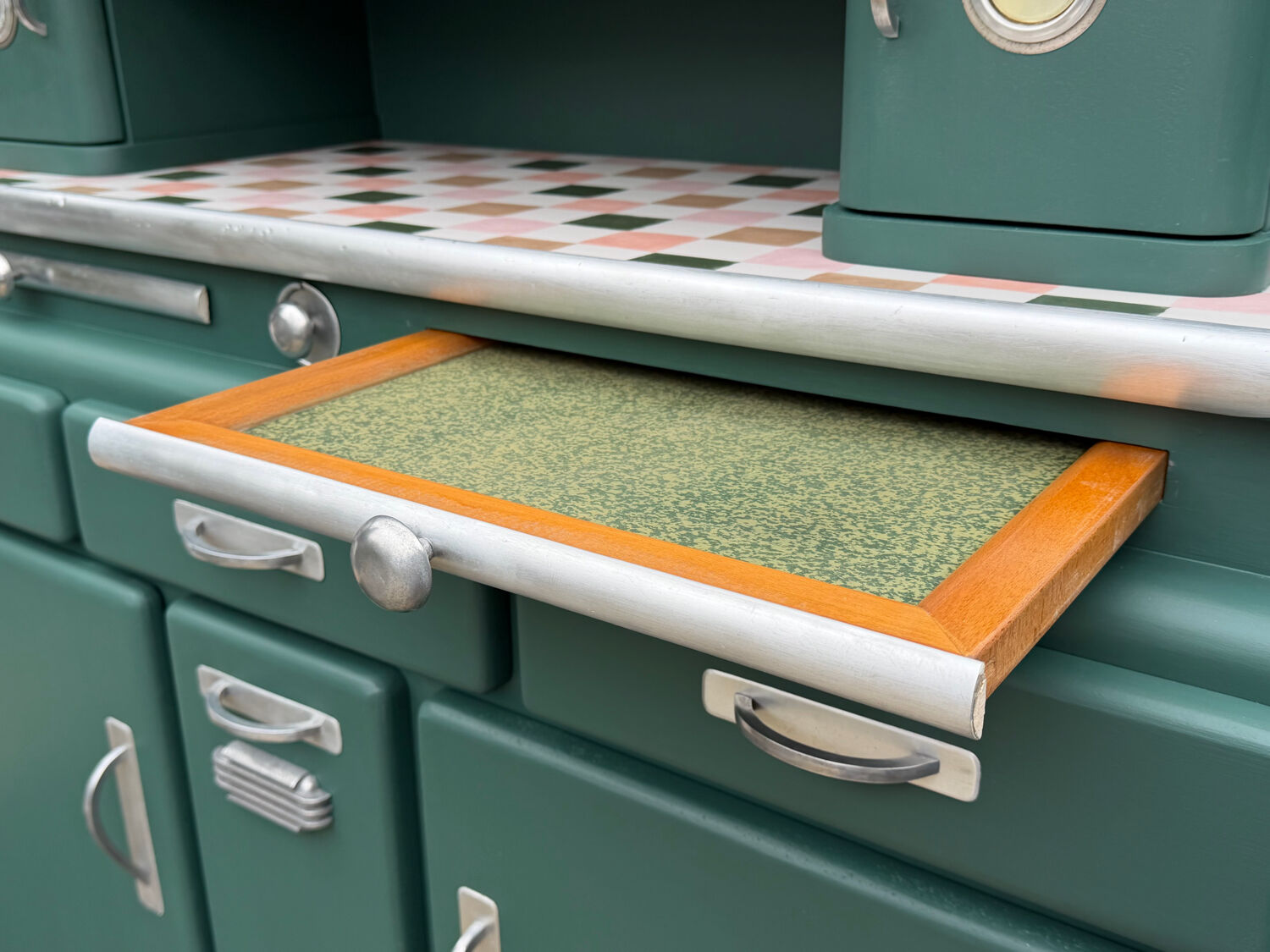 Buffet Mado cuisine 1950